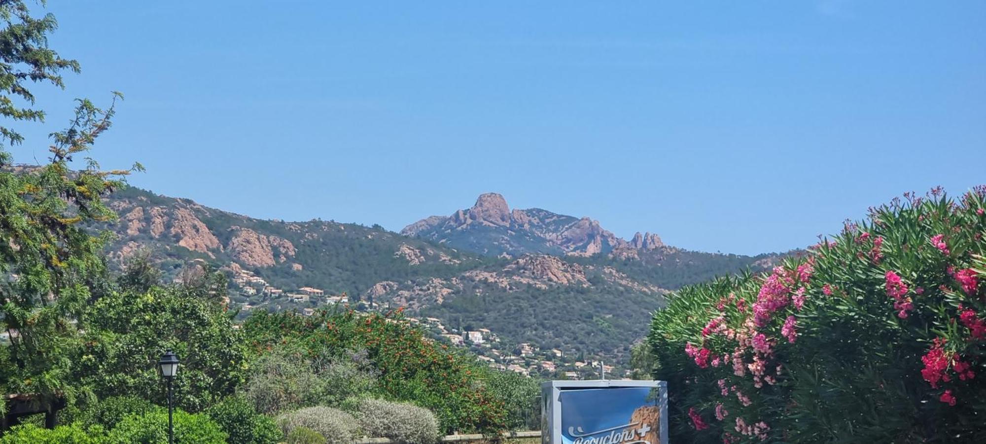 Agay Cap Esterel Le Hameau F2 Clim Plein Sud Dernier Etage Magnifique Vue Mer Saint-Raphael  Bagian luar foto