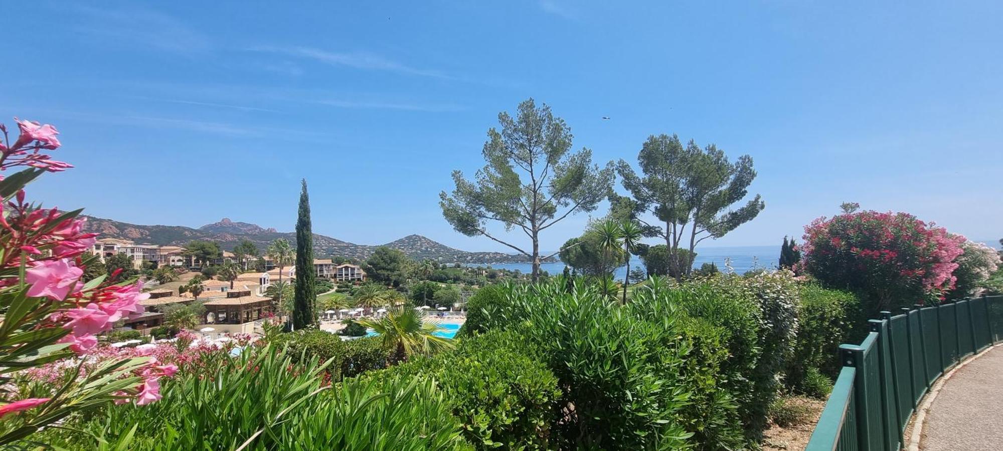 Agay Cap Esterel Le Hameau F2 Clim Plein Sud Dernier Etage Magnifique Vue Mer Saint-Raphael  Bagian luar foto